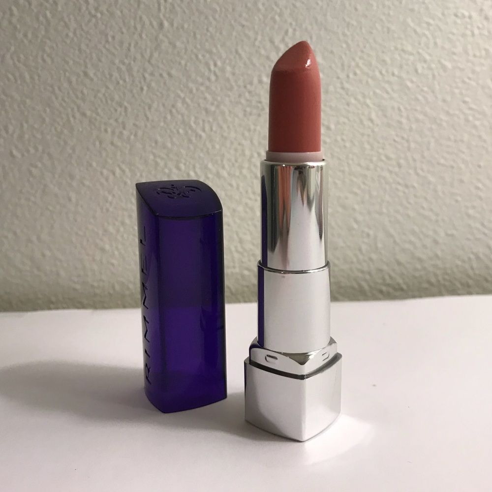 Moisture Renew Lipstick 730 Nude and the City